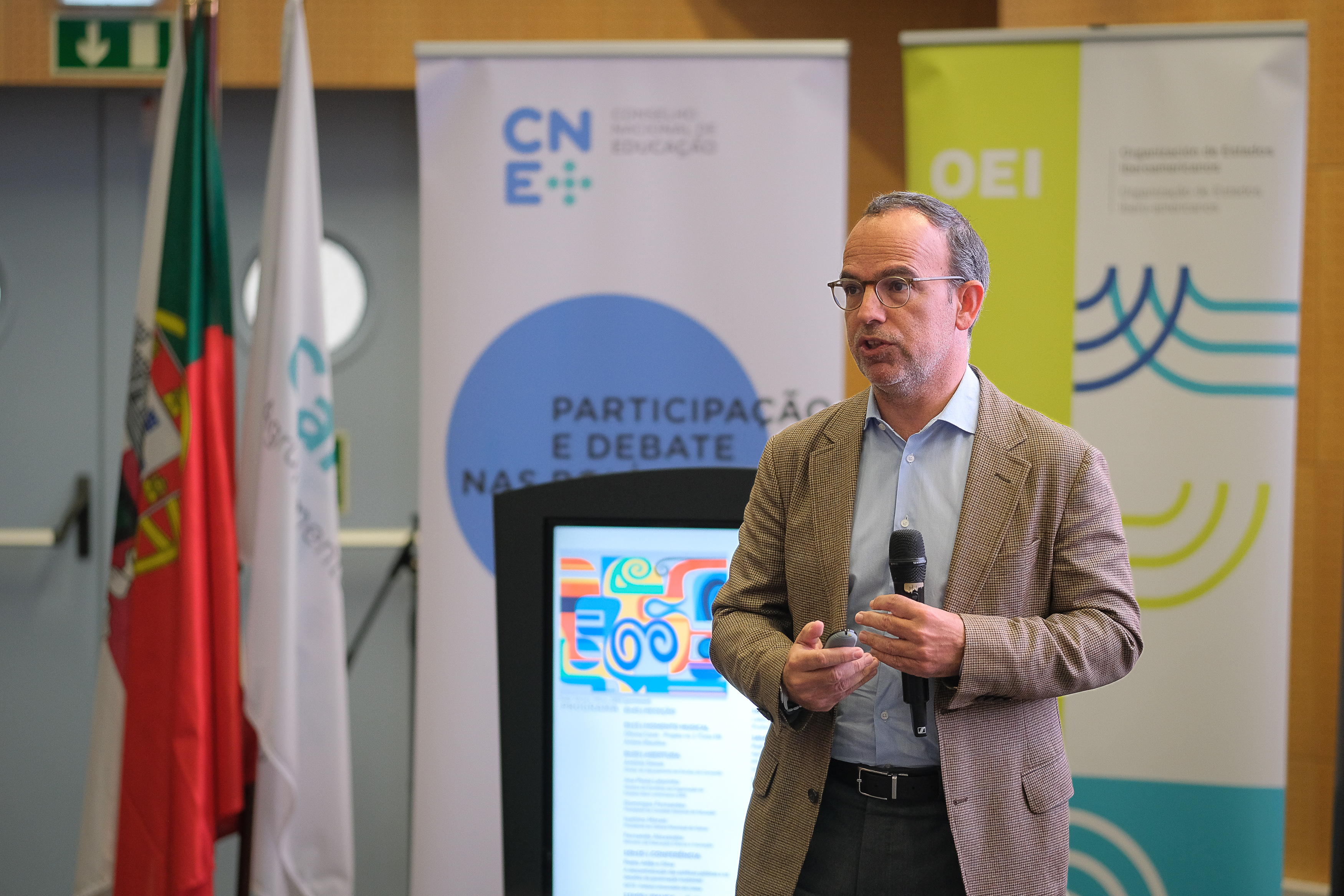 Conselho Nacional da Educação Seminário | Transferência de competências para os municípios: caminhos e desafios. Conferência: Pedro Adão E Silva | A Descentralização das Políticas Públicas e os desafios da Governação Multinível. Escola Secundária Camilo Castelo Branco.