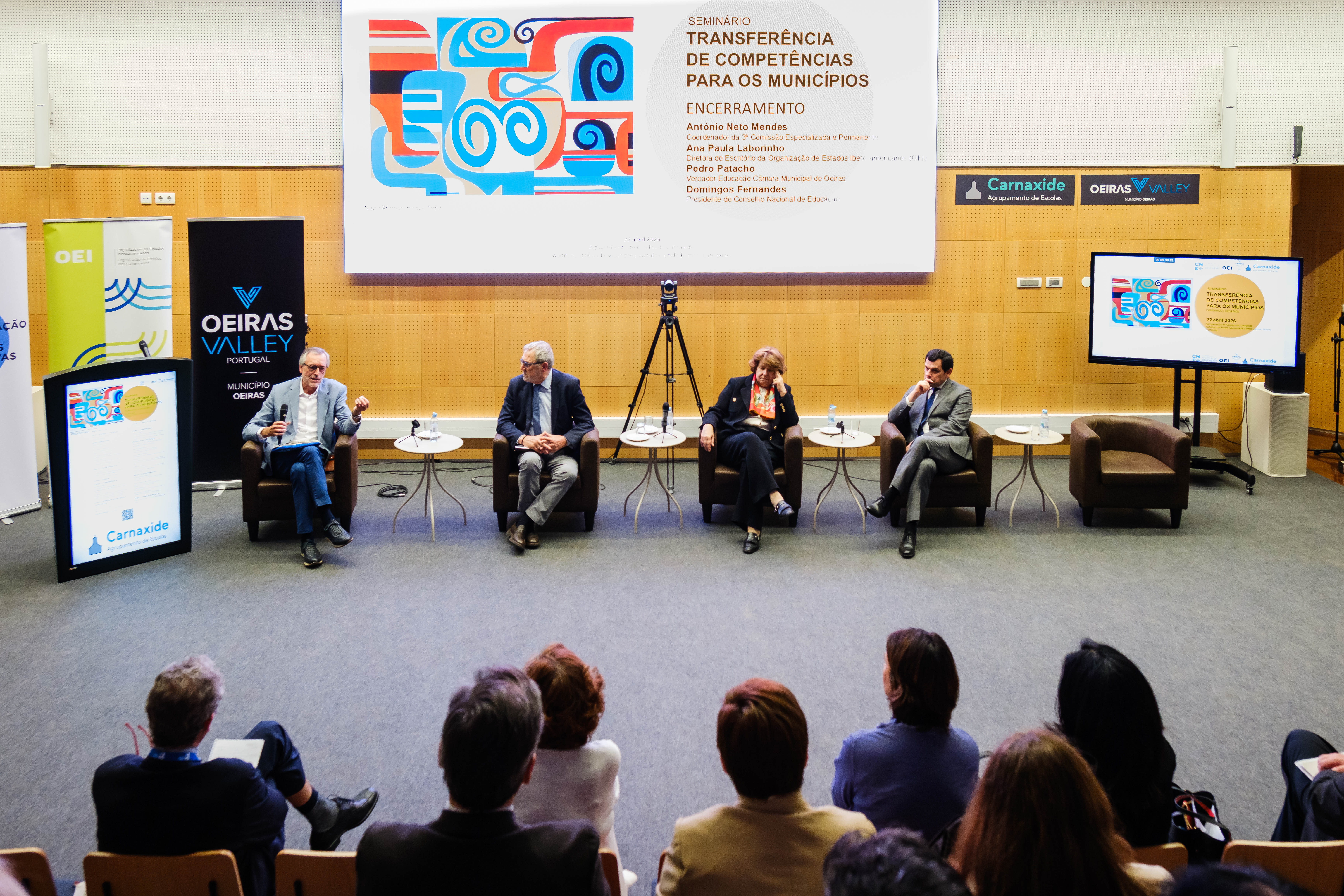 O Conselho Nacional de Educação, em parceria com o Escritório da Organização de Estados Ibero-americanos, a Câmara Municipal de Oeiras e o Agrupamento de Escolas de Carnaxide, promove o presente seminário no Concelho de Oeiras:Transferência de competências para os municípios: caminhos e desafios